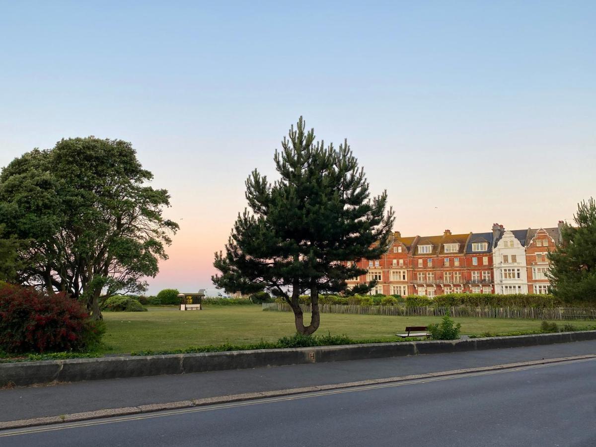 15 Grosvenor Bed and Breakfast Hastings Exteriör bild