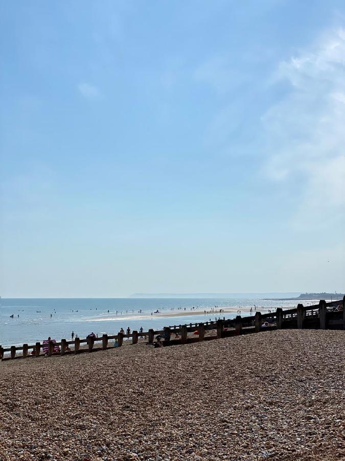 15 Grosvenor Bed and Breakfast Hastings Exteriör bild